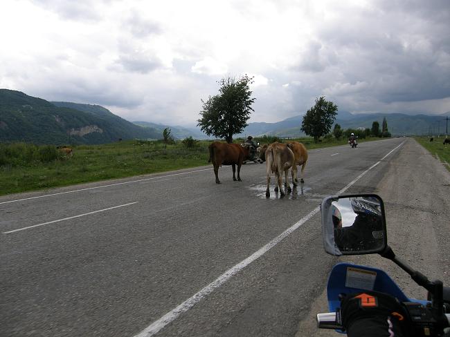 Na vchod od hranic, na zpad od slunce