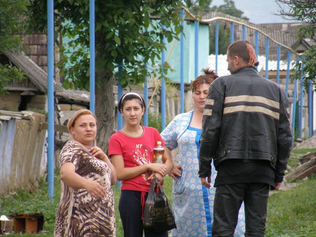 Na vchod od hranic, na zpad od slunce